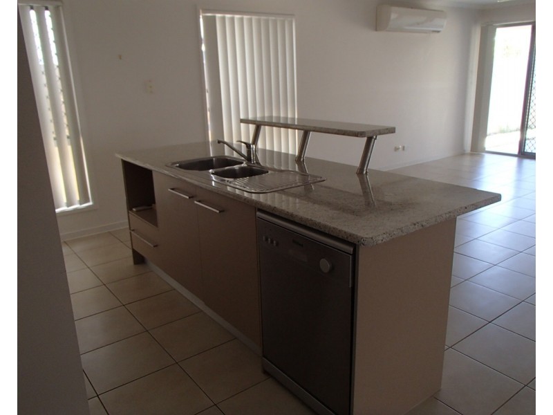 64 Winlock Circuit, Warner QLD 4500