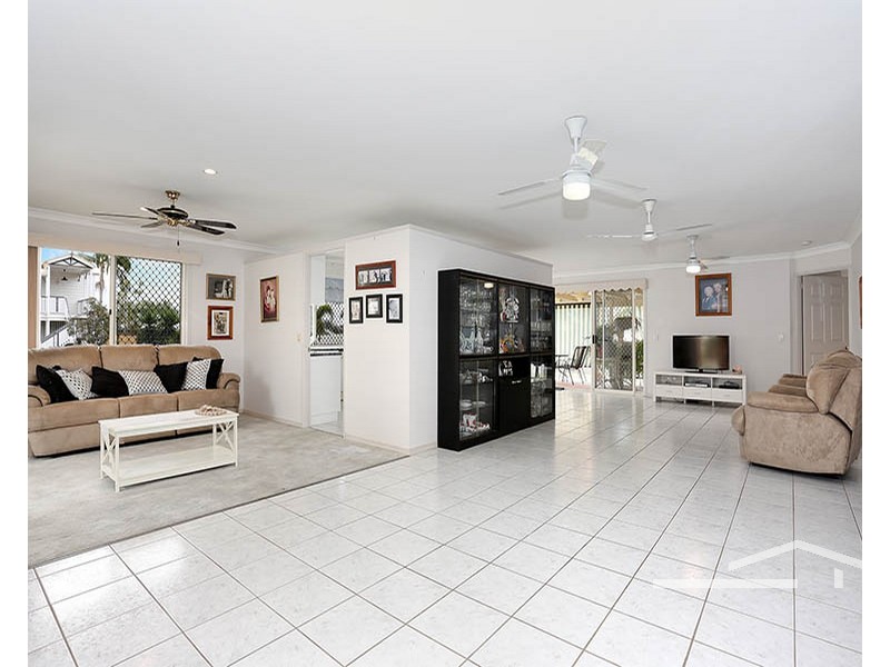 39 Paramount Drive, Warner QLD 4500