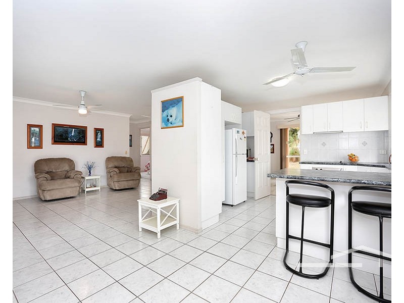 39 Paramount Drive, Warner QLD 4500