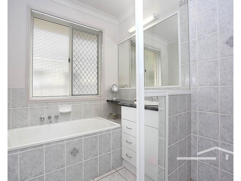 39 Paramount Drive, Warner QLD 4500