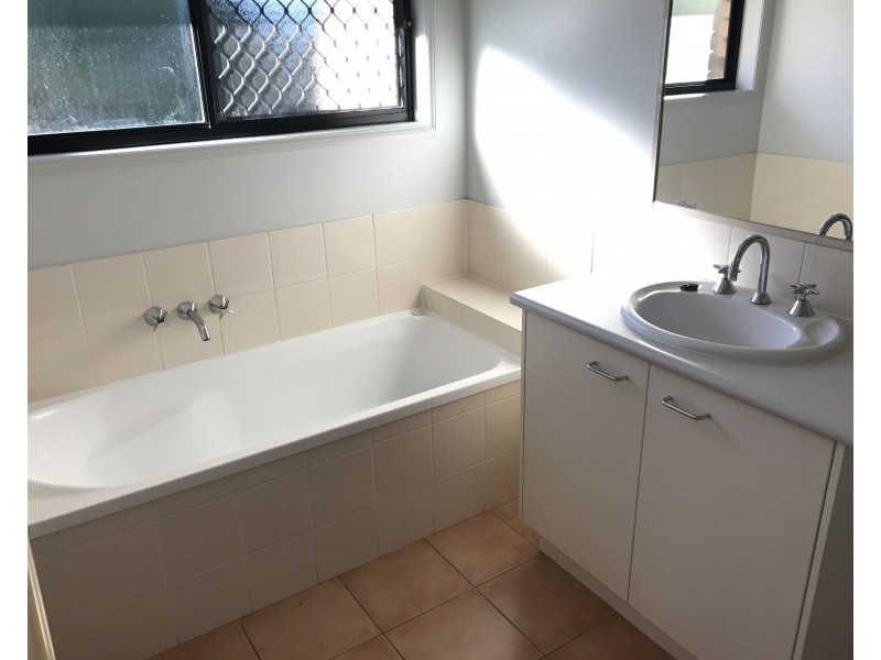 4 Mooney Street, Bray Park QLD 4500