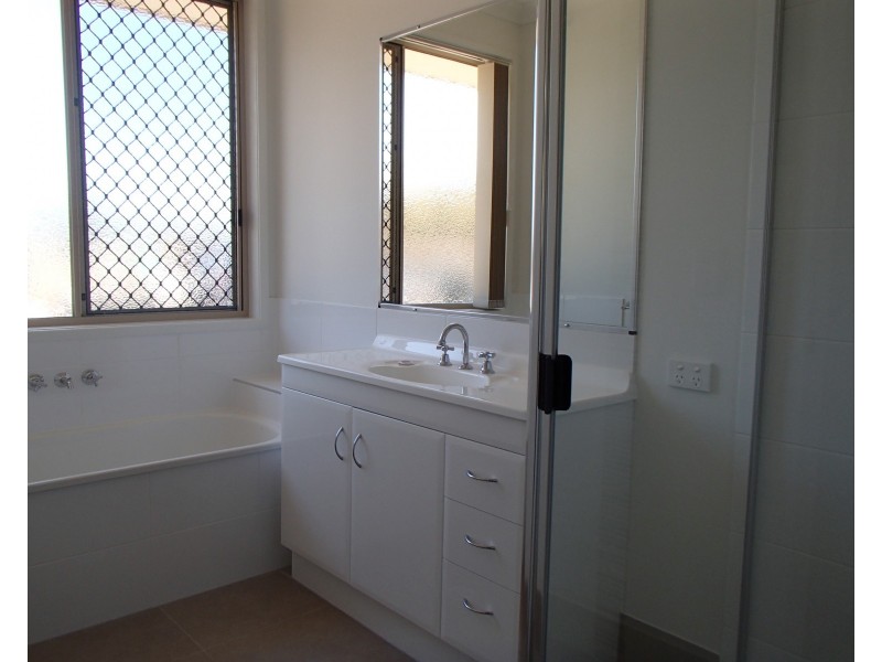 15 Cootharaba Crescent, Warner QLD 4500