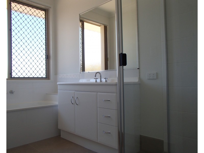 15 Cootharaba Crescent, Warner QLD 4500