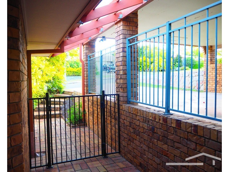 6 Vaucluse Crescent, Petrie QLD 4502