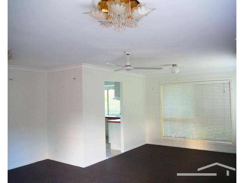 6 Vaucluse Crescent, Petrie QLD 4502