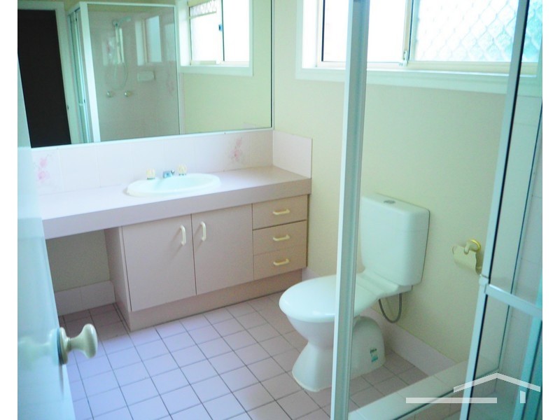 6 Vaucluse Crescent, Petrie QLD 4502
