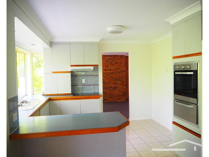 6 Vaucluse Crescent, Petrie QLD 4502