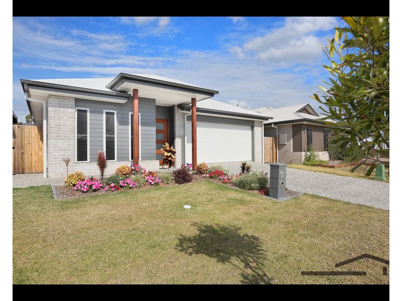 8  Riverbend Court, Lawnton QLD 4501