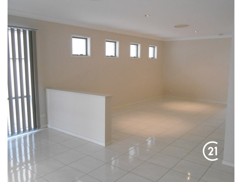 27 Como Circuit, Warner QLD 4500
