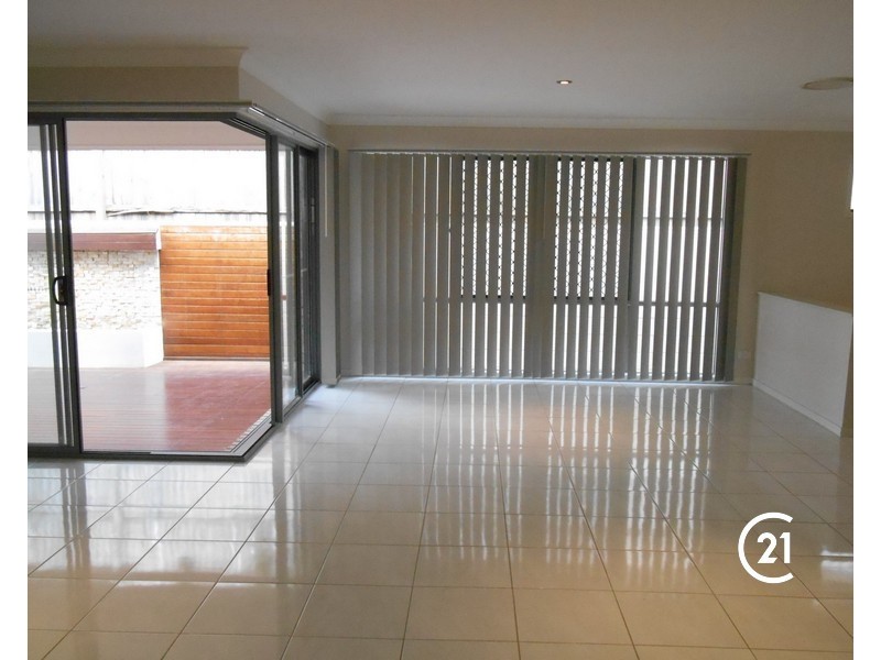 27 Como Circuit, Warner QLD 4500