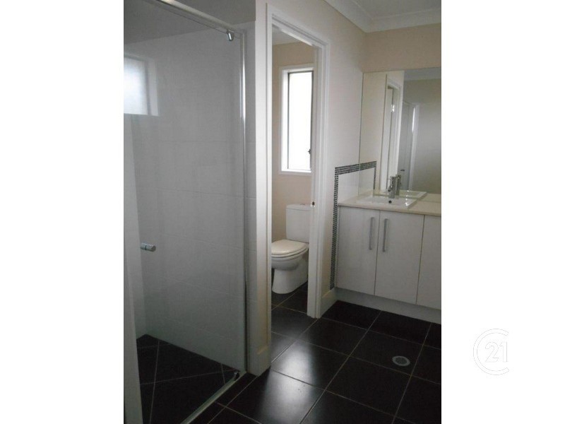 27 Como Circuit, Warner QLD 4500