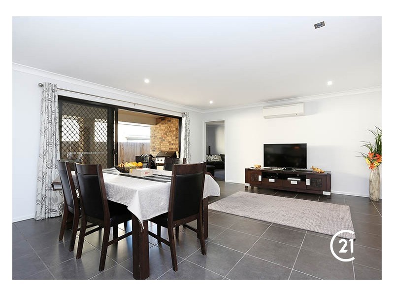 10 Rowallan Street, Warner QLD 4500