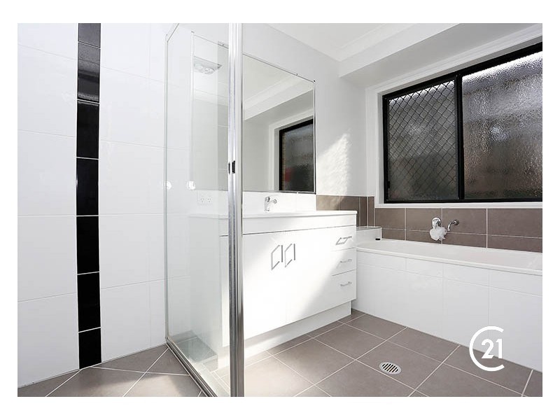 10 Rowallan Street, Warner QLD 4500