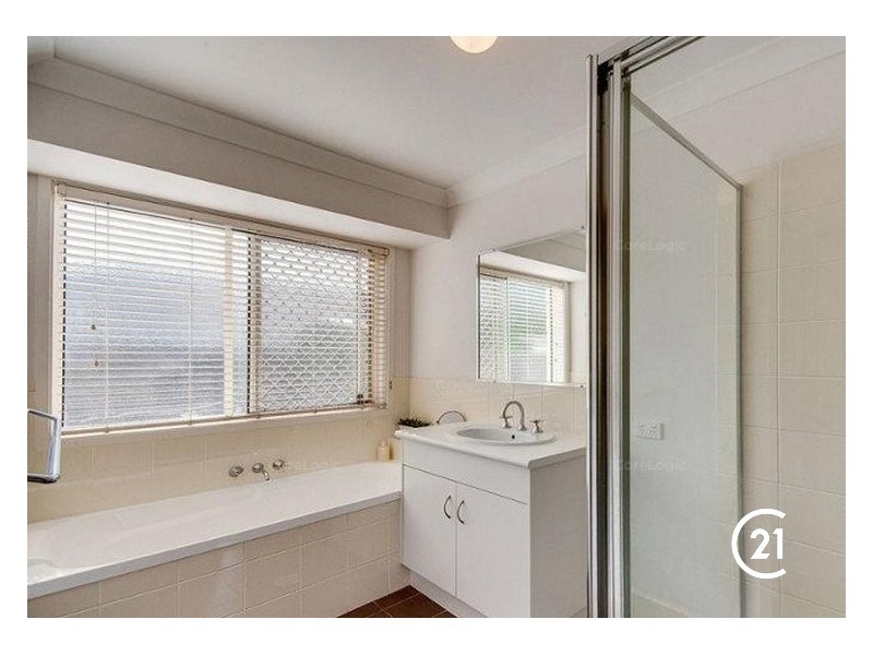6 Katelyn Court, Cashmere QLD 4500