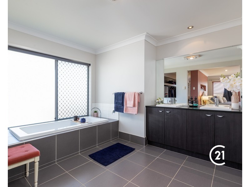 26 Ballyalla Crescent, Warner QLD 4500