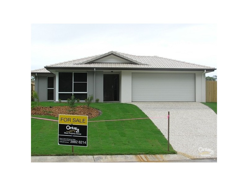 19 Stirling Esplanade, Griffin QLD 4503