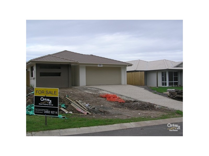 17 Stirling Esplanade, Griffin QLD 4503