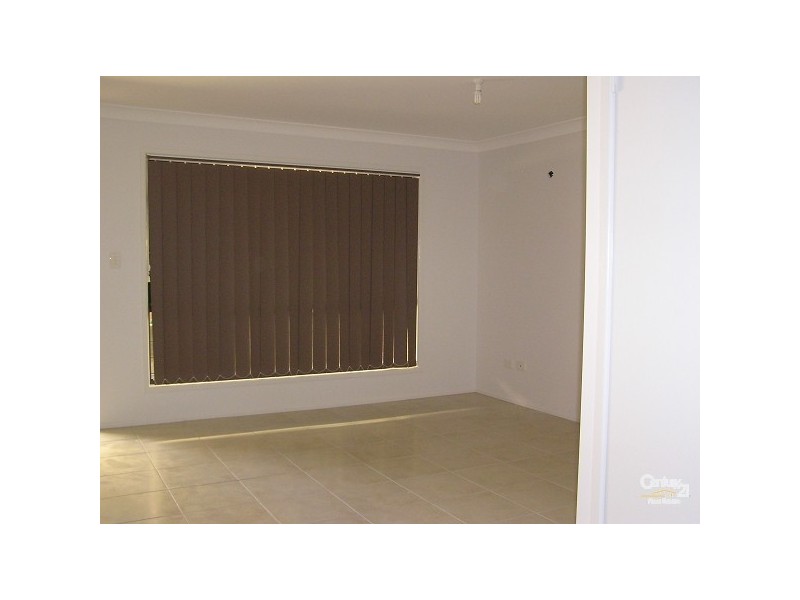 2/10 Brodiek Street, Strathpine QLD 4500