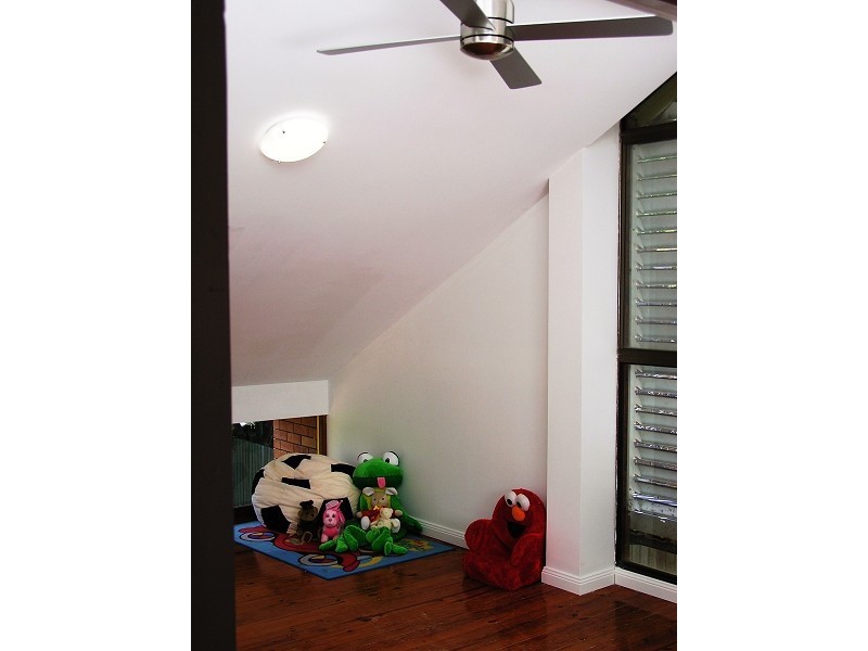 Eatons Hill QLD 4037