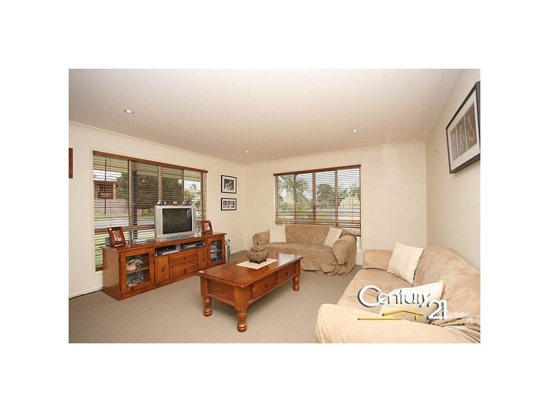 8 Gum Leaf Ct, Albany Creek QLD 4035
