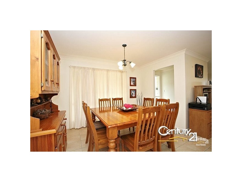 8 Gum Leaf Ct, Albany Creek QLD 4035