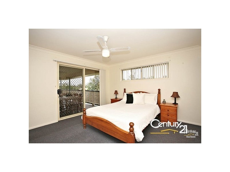 8 Gum Leaf Ct, Albany Creek QLD 4035