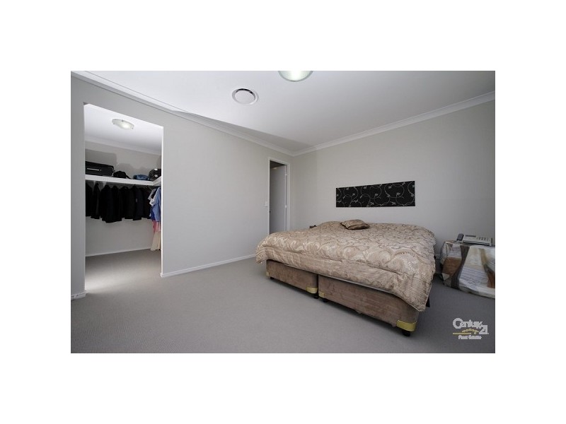 71 Pontiac Cct, Warner QLD 4500
