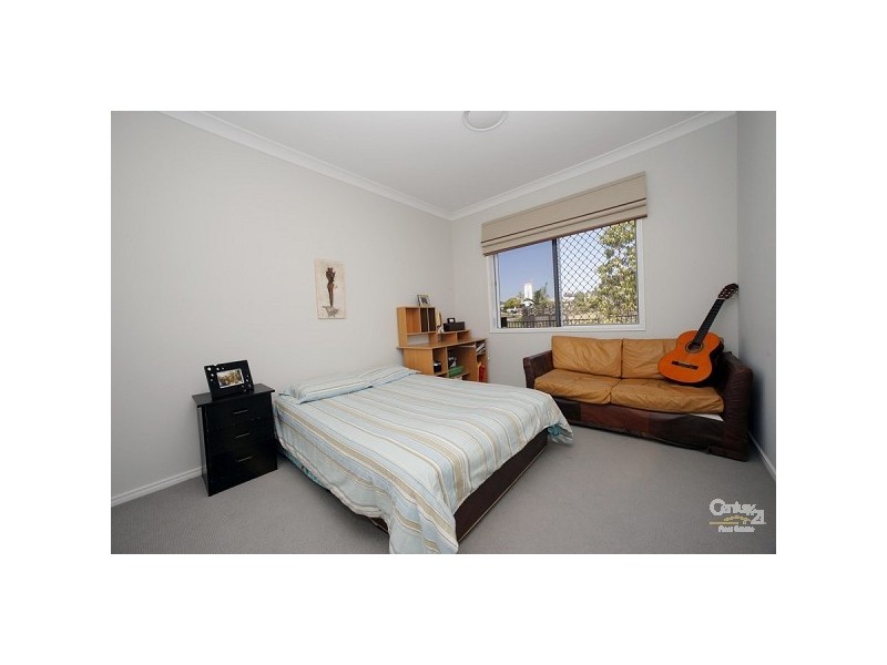 71 Pontiac Cct, Warner QLD 4500