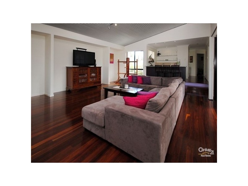 89 Corvus Dr, Cashmere QLD 4500