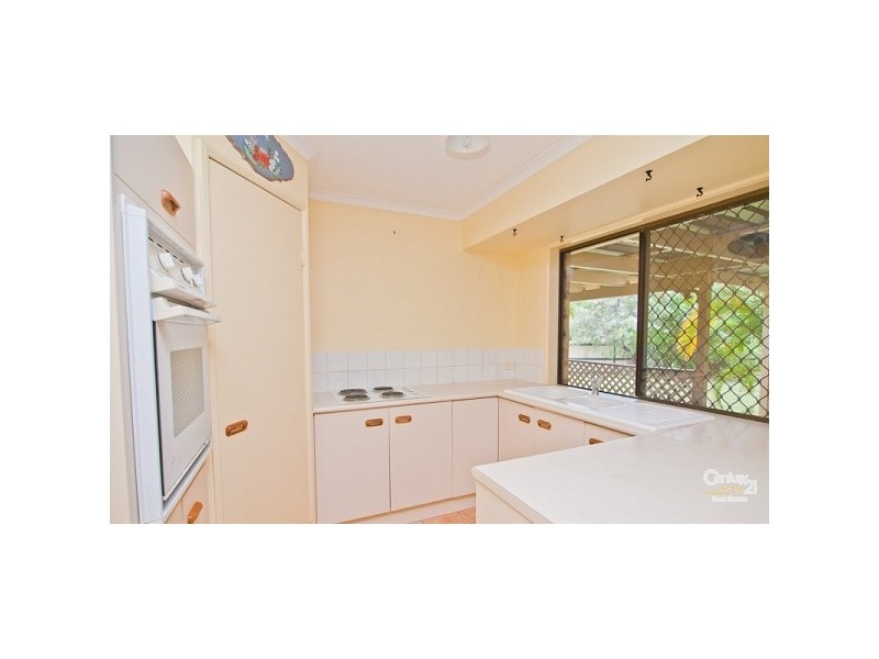 1 Rosewood Dr, Strathpine QLD 4500