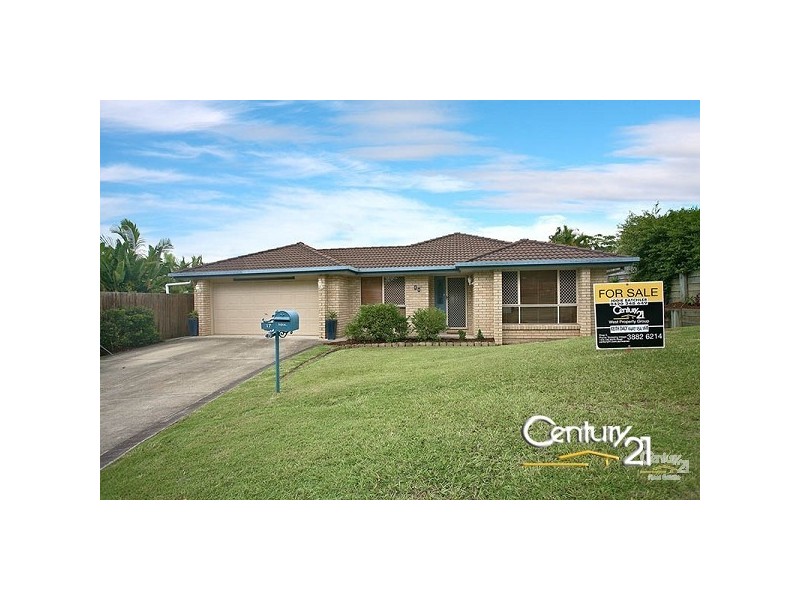 17 Hayward Ave, Cashmere QLD 4500