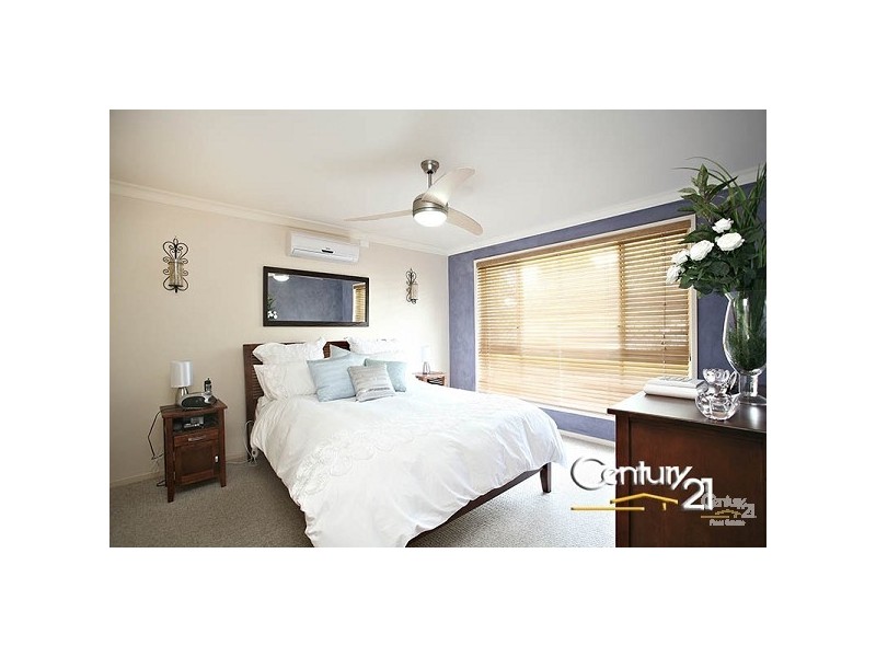 17 Hayward Ave, Cashmere QLD 4500