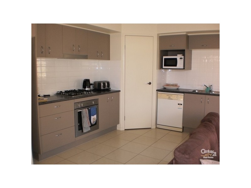 8 Chrysler Parade, North Lakes QLD 4509