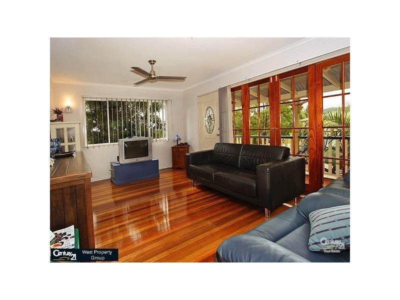 76 Patricks Rd, Arana Hills QLD 4054