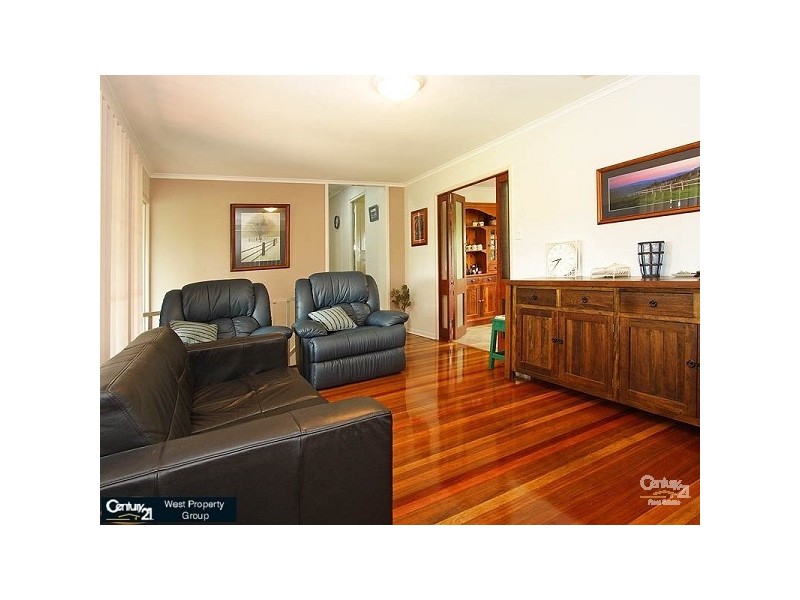 76 Patricks Rd, Arana Hills QLD 4054