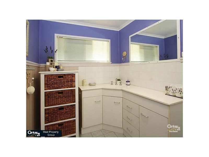 76 Patricks Rd, Arana Hills QLD 4054