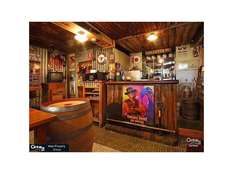 76 Patricks Rd, Arana Hills QLD 4054