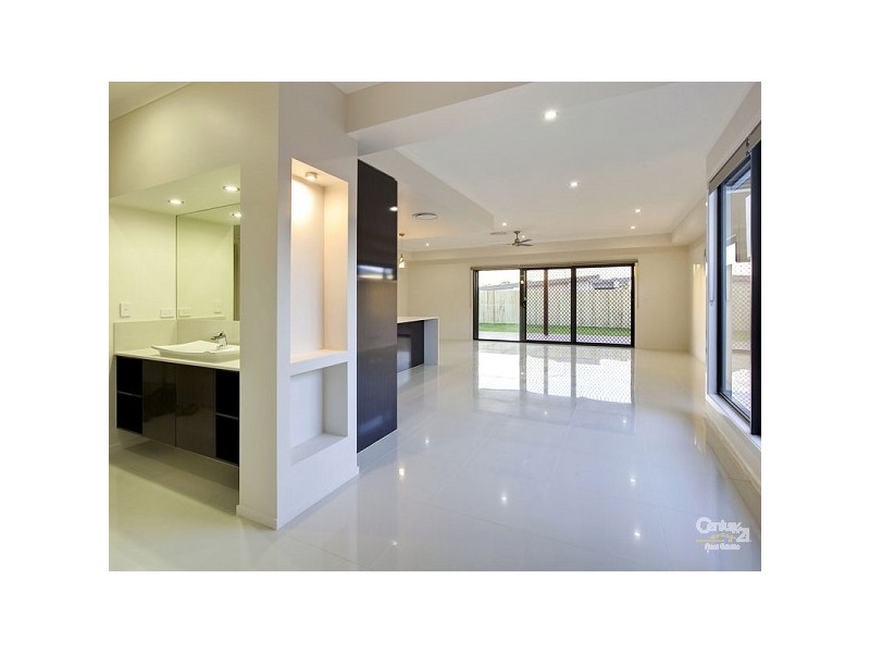 10 Rolland Pde, Warner QLD 4500