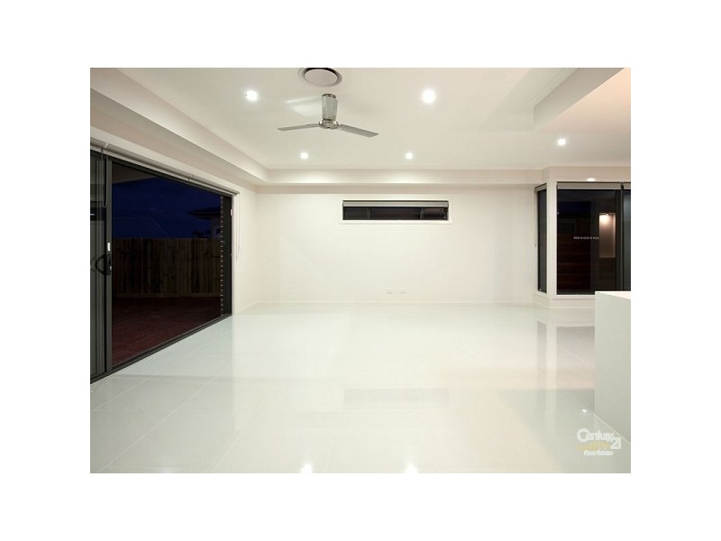 10 Rolland Pde, Warner QLD 4500