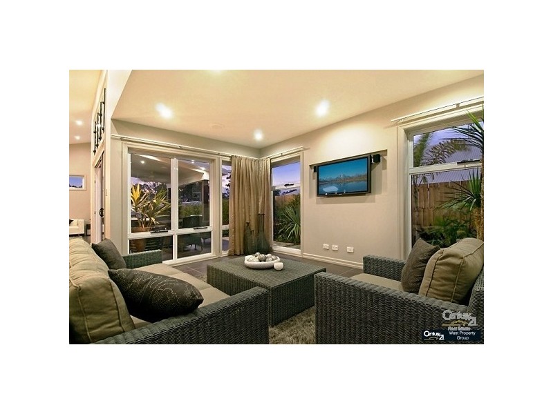 Warner QLD 4500