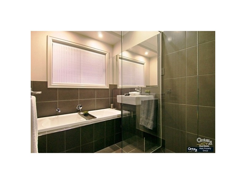 Warner QLD 4500