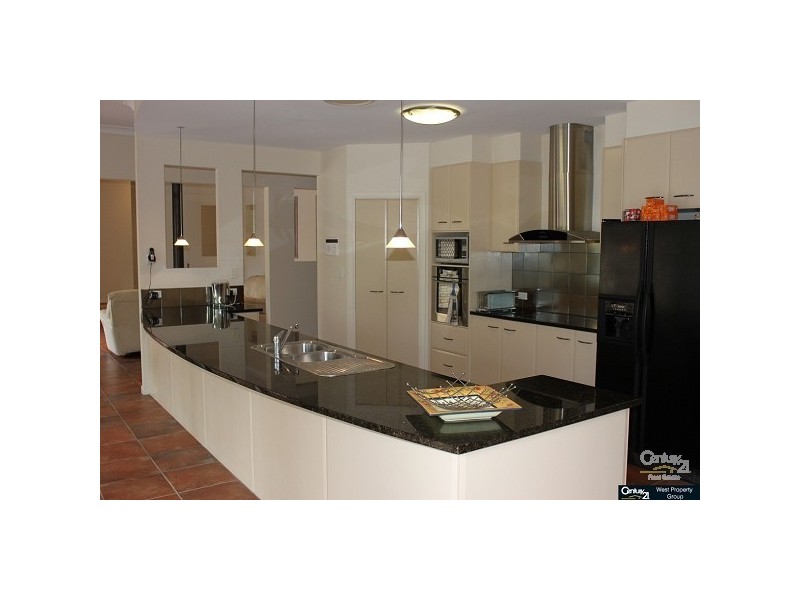 4 Yellow Button Close, Warner QLD 4500