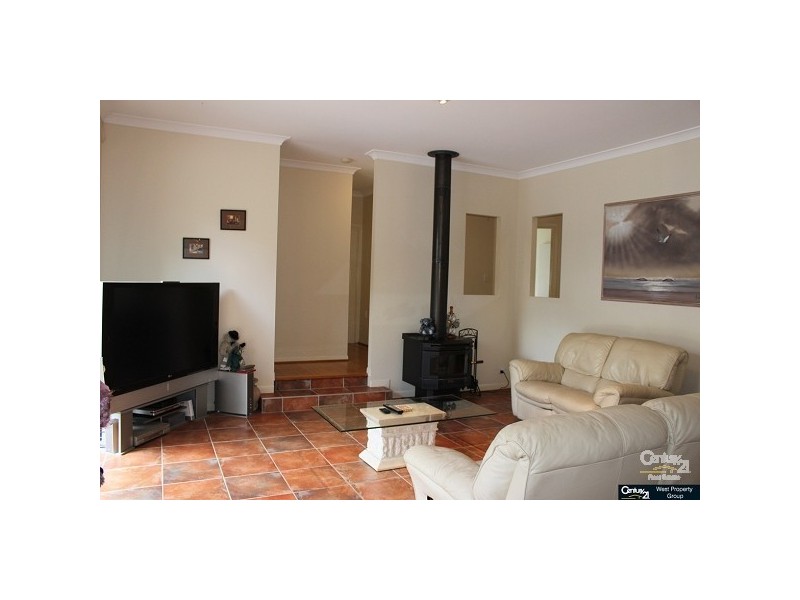 4 Yellow Button Close, Warner QLD 4500