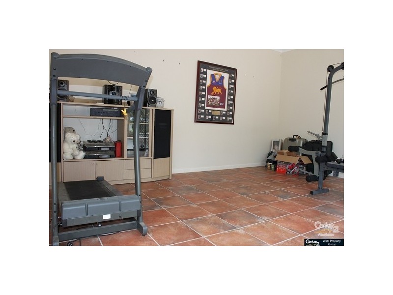 4 Yellow Button Close, Warner QLD 4500