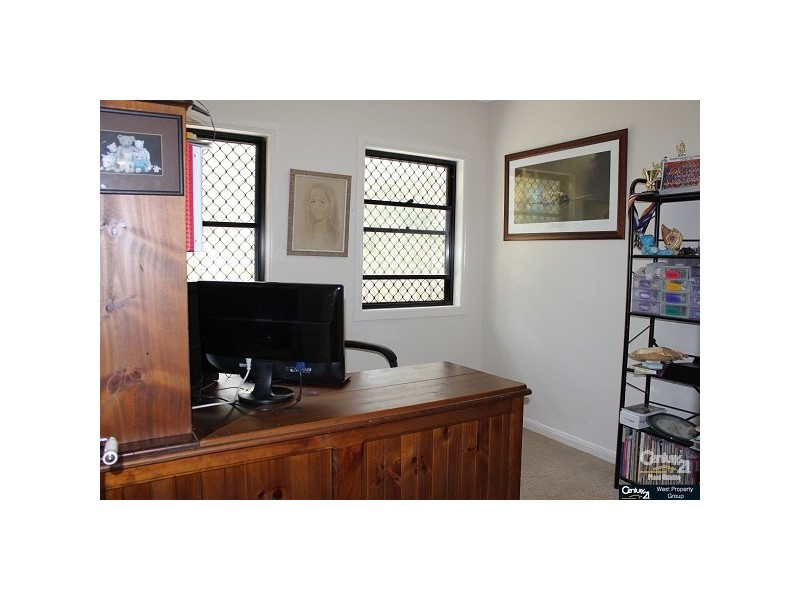 4 Yellow Button Close, Warner QLD 4500