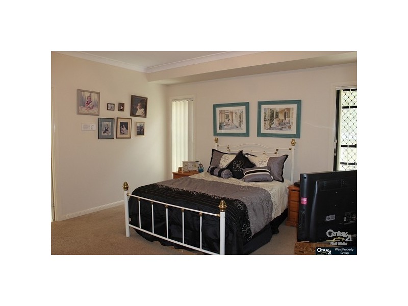 4 Yellow Button Close, Warner QLD 4500