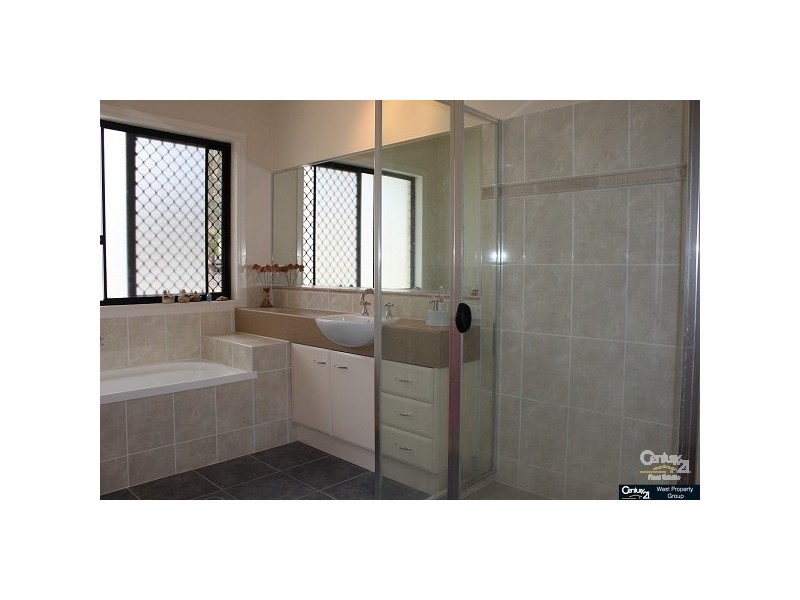 4 Yellow Button Close, Warner QLD 4500