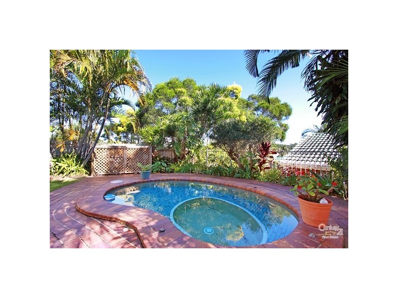 6 Peacock Street, Albany Creek QLD 4035