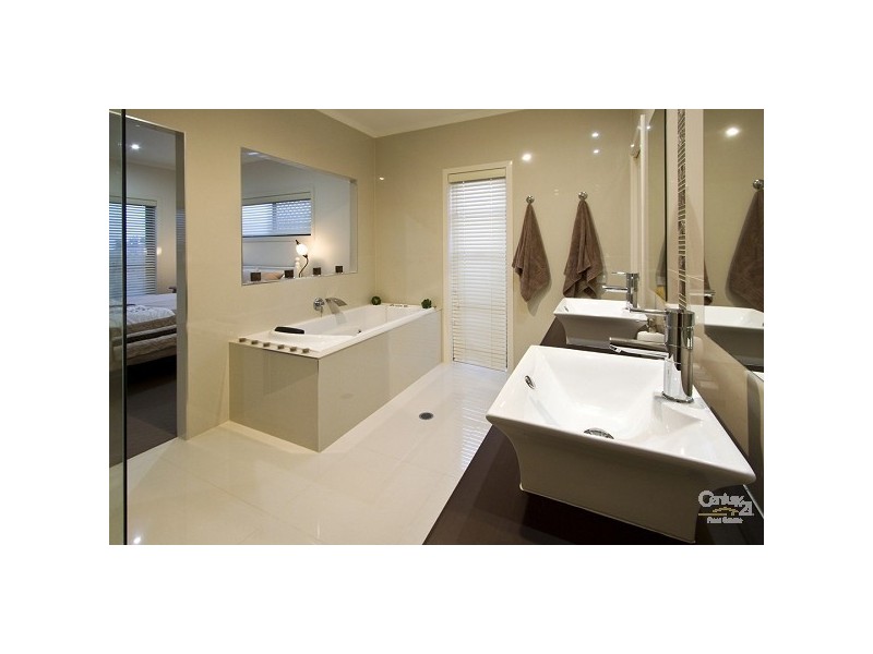 3 Winnipeg Circuit, Warner QLD 4500