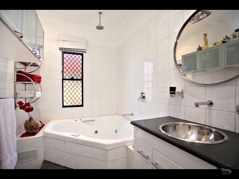265 Hamilton Road, Chermside QLD 4032